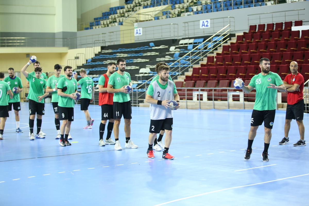 Sakarya Büyükşehir Hentbol Süper Ligde zirveyi hedefliyor