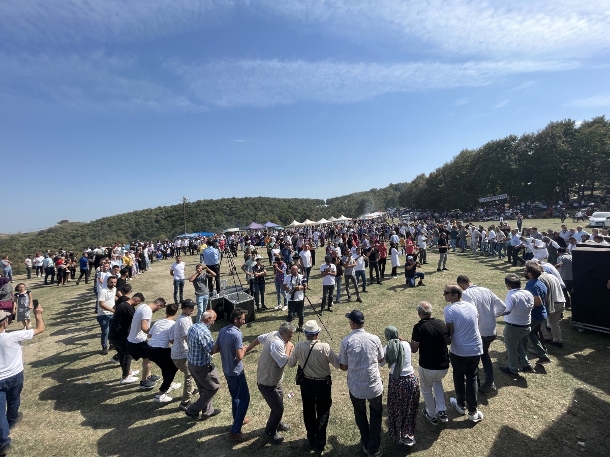 Karadenizliler Serdivan'daki yayla şenliğinde buluştu