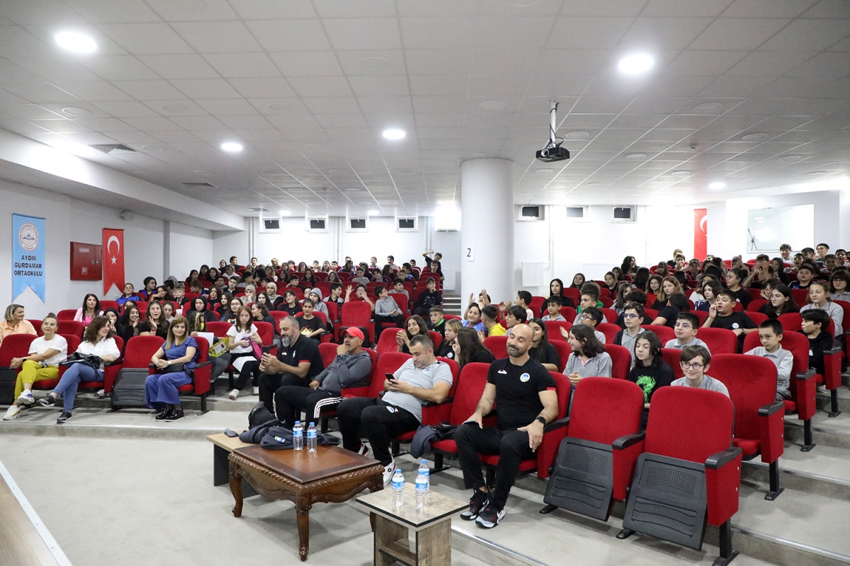 Büyükşehir hentbol takımına coşkulu karşılama