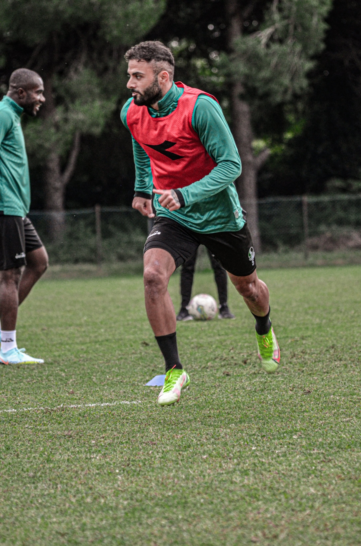 Sakaryaspor 4 eksikle çalıştı