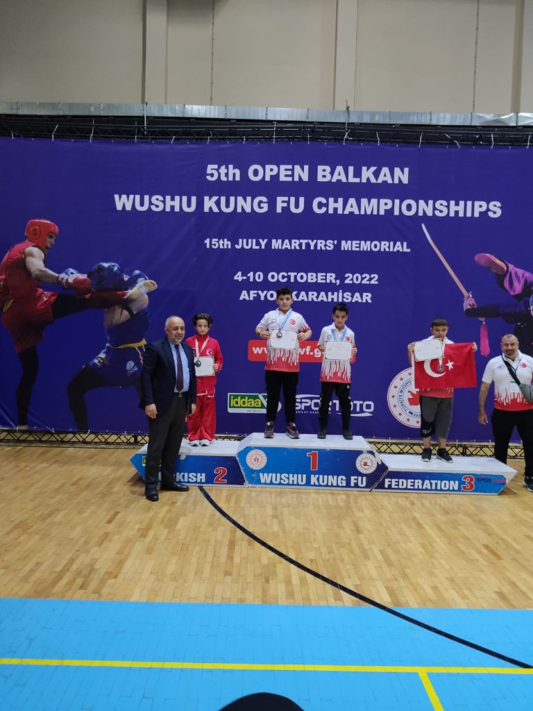 Sakarya'lı sporcular madalyaları topladı