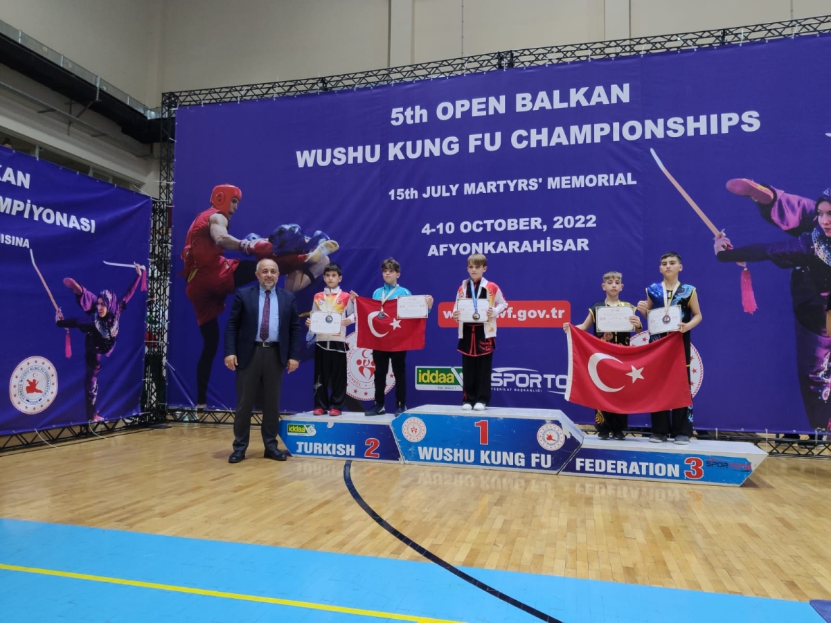 Sakarya'lı sporcular madalyaları topladı