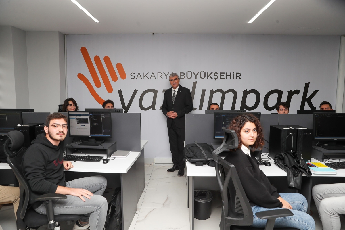 Geleceğin yazılımcıları bu parktan çıkacak