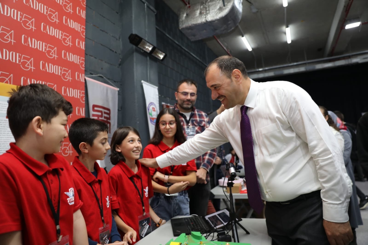  Validen Gençlere Büyük Övgü