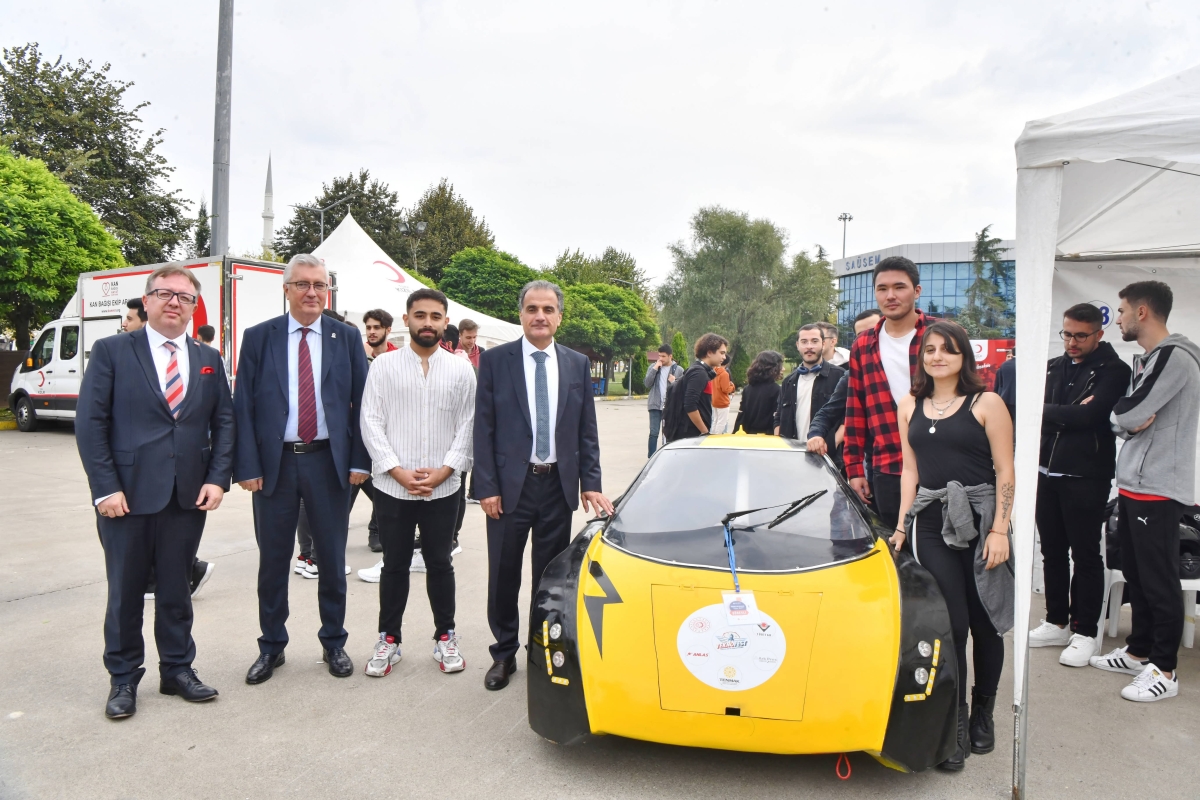 Rektör Al Öğrenci Topluluklarını Ziyaret Etti