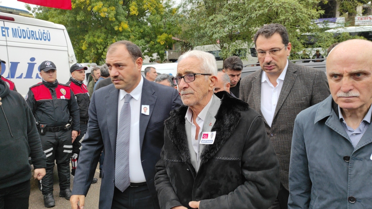 Şehidimiz gözyaşlarıyla son yolculuğuna uğurlandı.