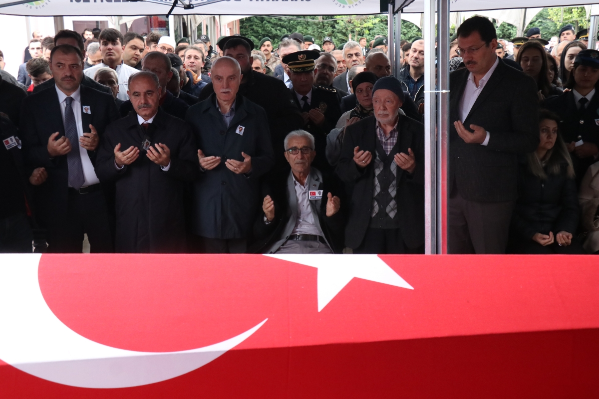 Şehidimiz gözyaşlarıyla son yolculuğuna uğurlandı.