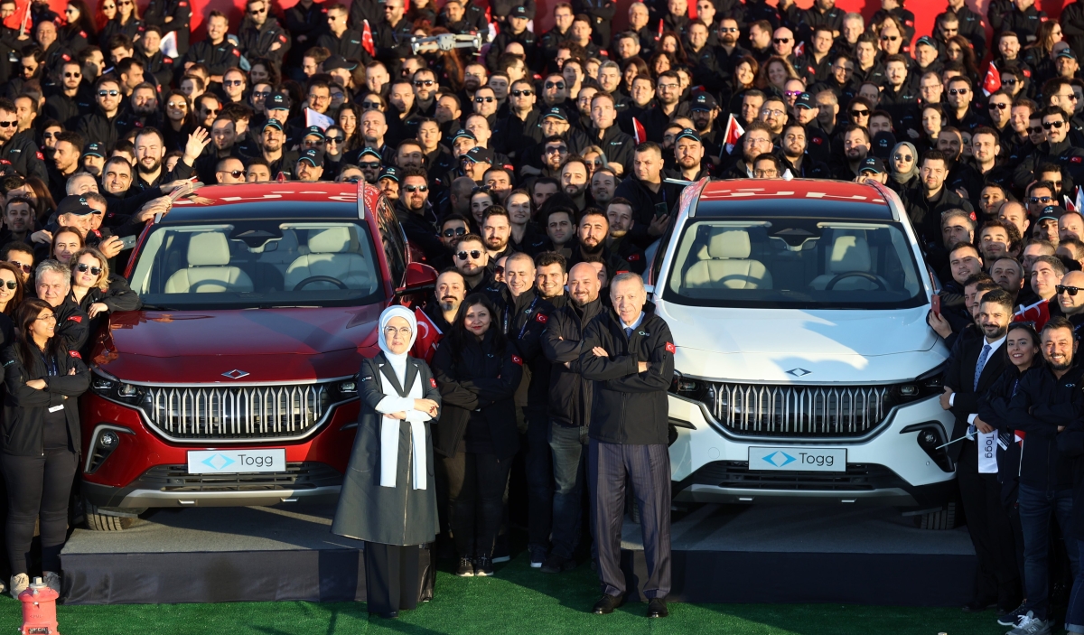 5 Babayiğit ve 1500 fabrika işçisi