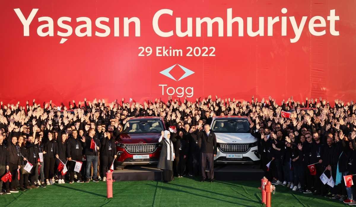 5 Babayiğit ve 1500 fabrika işçisi