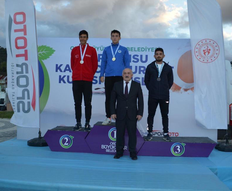 Büyükşehir kano sporcuları nefes kesti