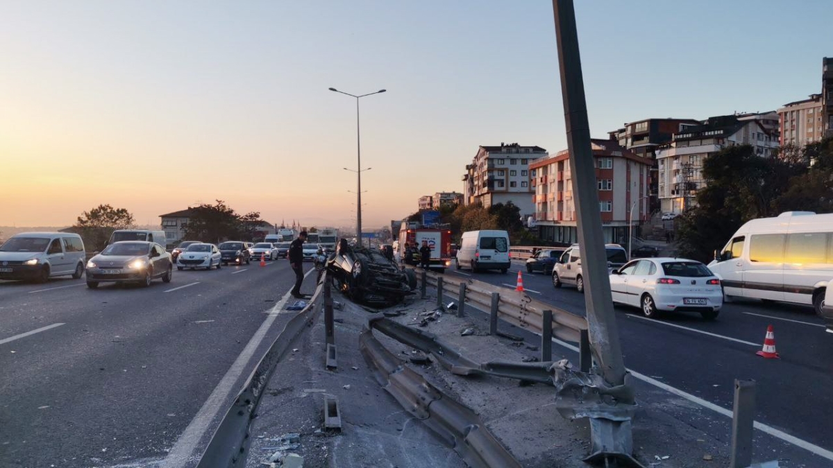 D-100’de takla atan otomobildeki 4 kişi yaralandı