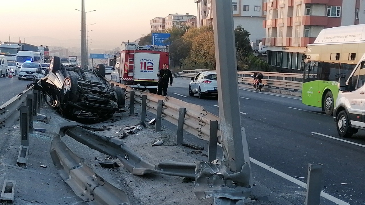 D-100’de takla atan otomobildeki 4 kişi yaralandı