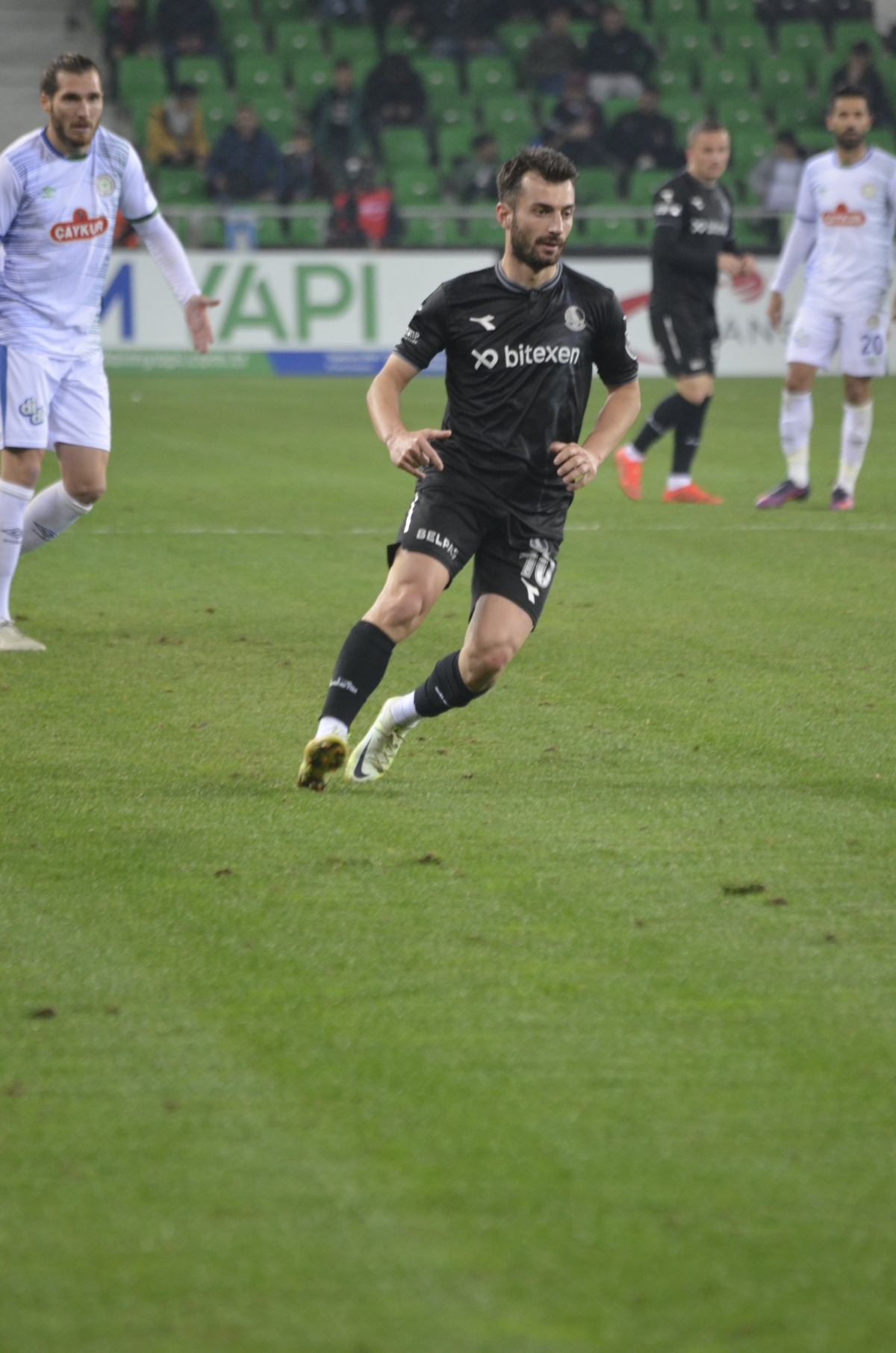 SAKARYASPOR'DA İŞLER İYİ GİTMİYOR