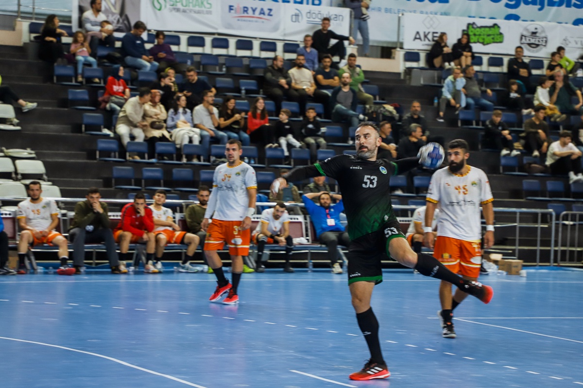 Sakarya Büyükşehir Hentbol Kazandı