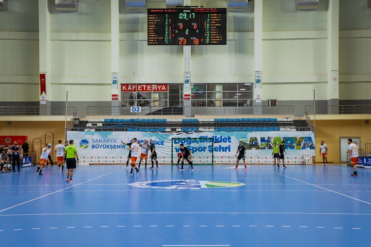 Sakarya Büyükşehir Hentbol Kazandı