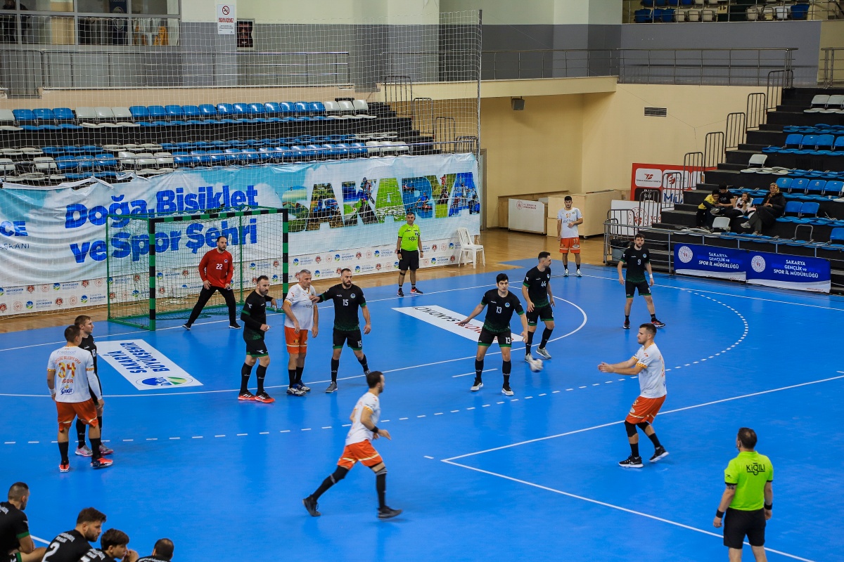 Sakarya Büyükşehir Hentbol Kazandı