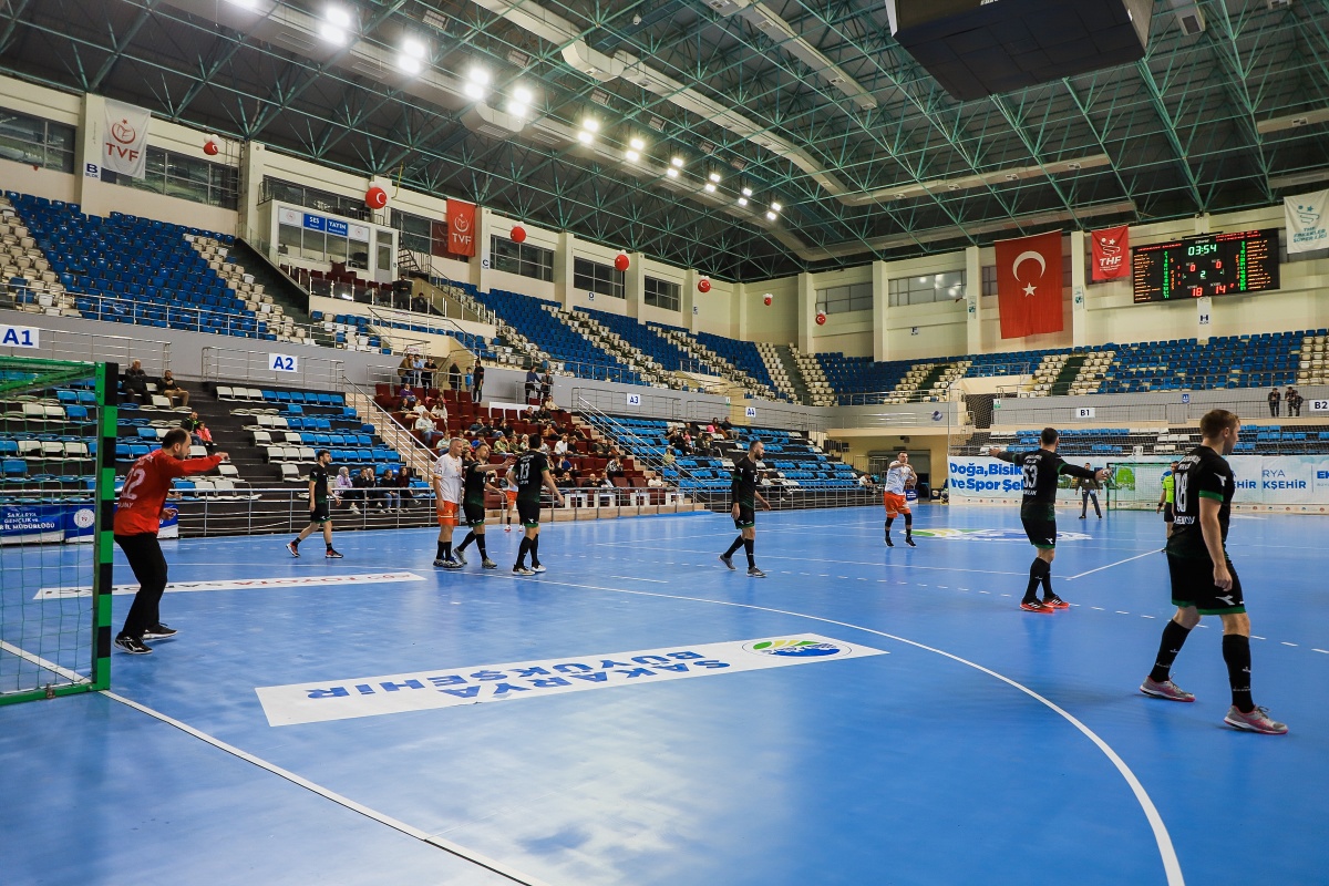Sakarya Büyükşehir Hentbol Kazandı
