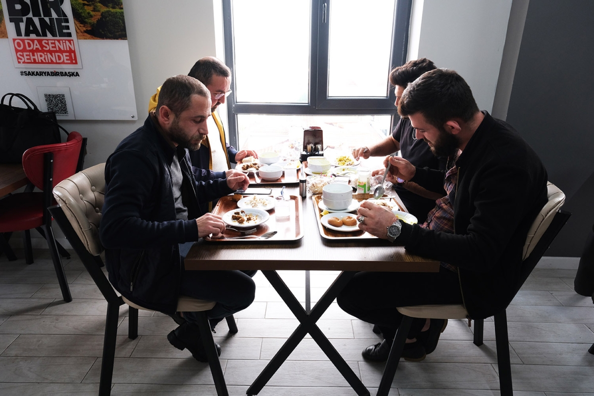 Her gün 24 farklı yemek çeşidi