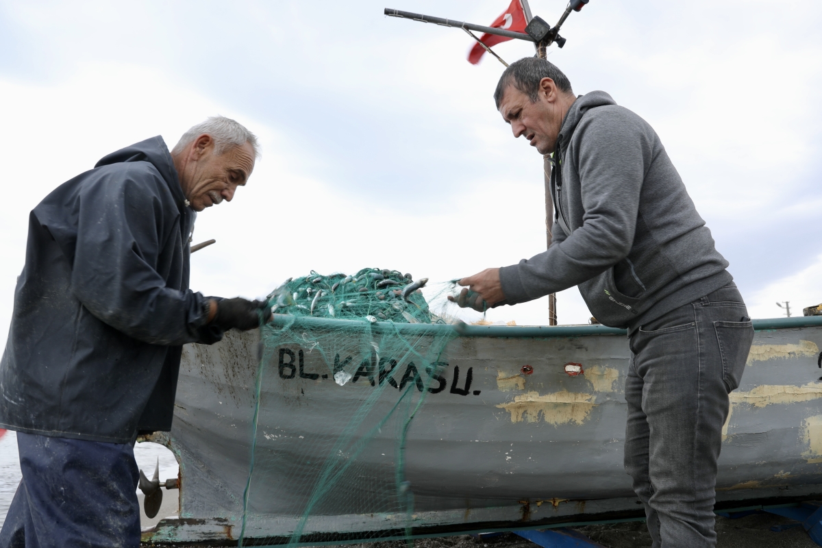 İyi kötü ekmek parası kazanıyoruz