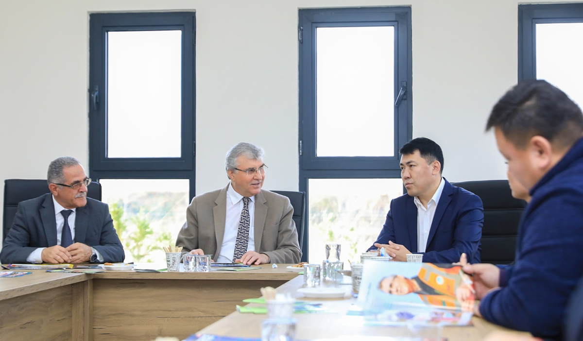 Moğolistan heyeti yatırımlara hayran kaldı