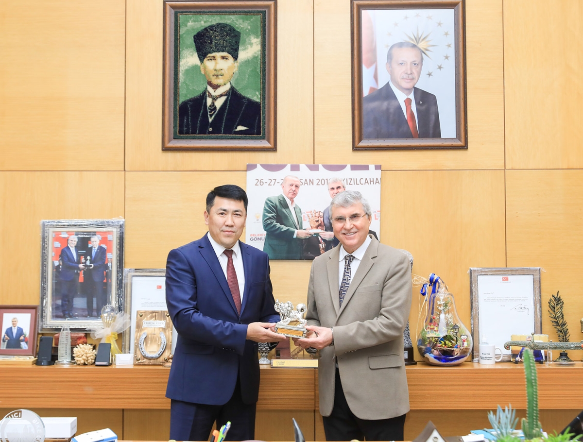Moğolistan heyeti yatırımlara hayran kaldı