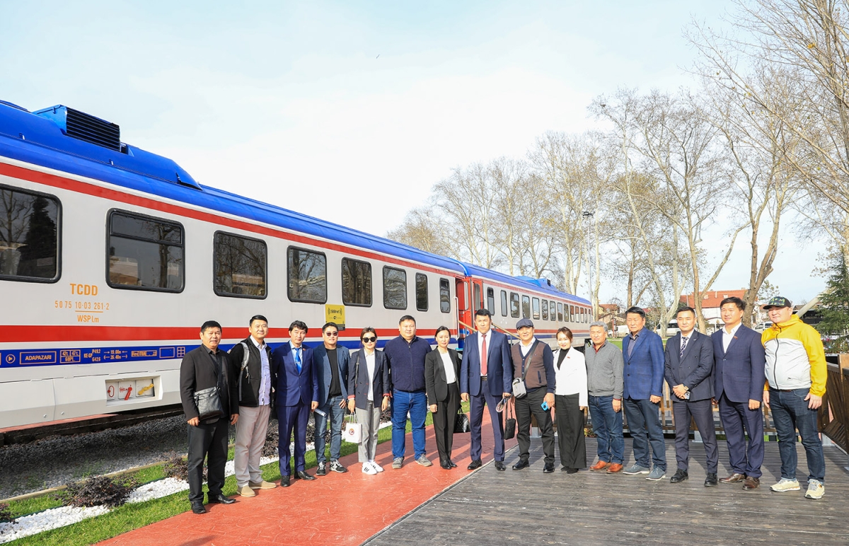 Moğolistan heyeti yatırımlara hayran kaldı