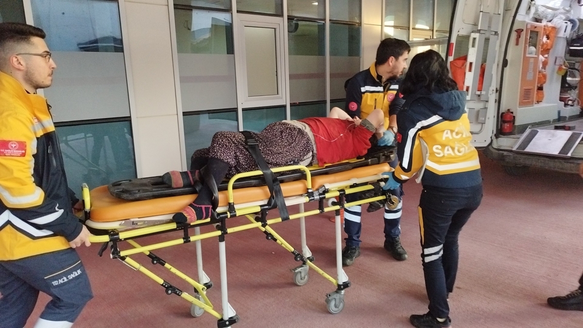 54 plakalı TIR kazaya karıştı; 2’si ağır 8 yaralı