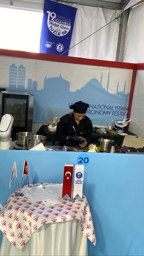 ŞAMPİYONLARIMIZI TEBRİK EDERİZ