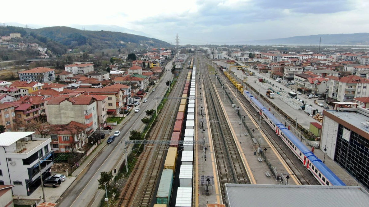 Sakarya'dan ilk konteynerler İskenderun’a yola çıktı