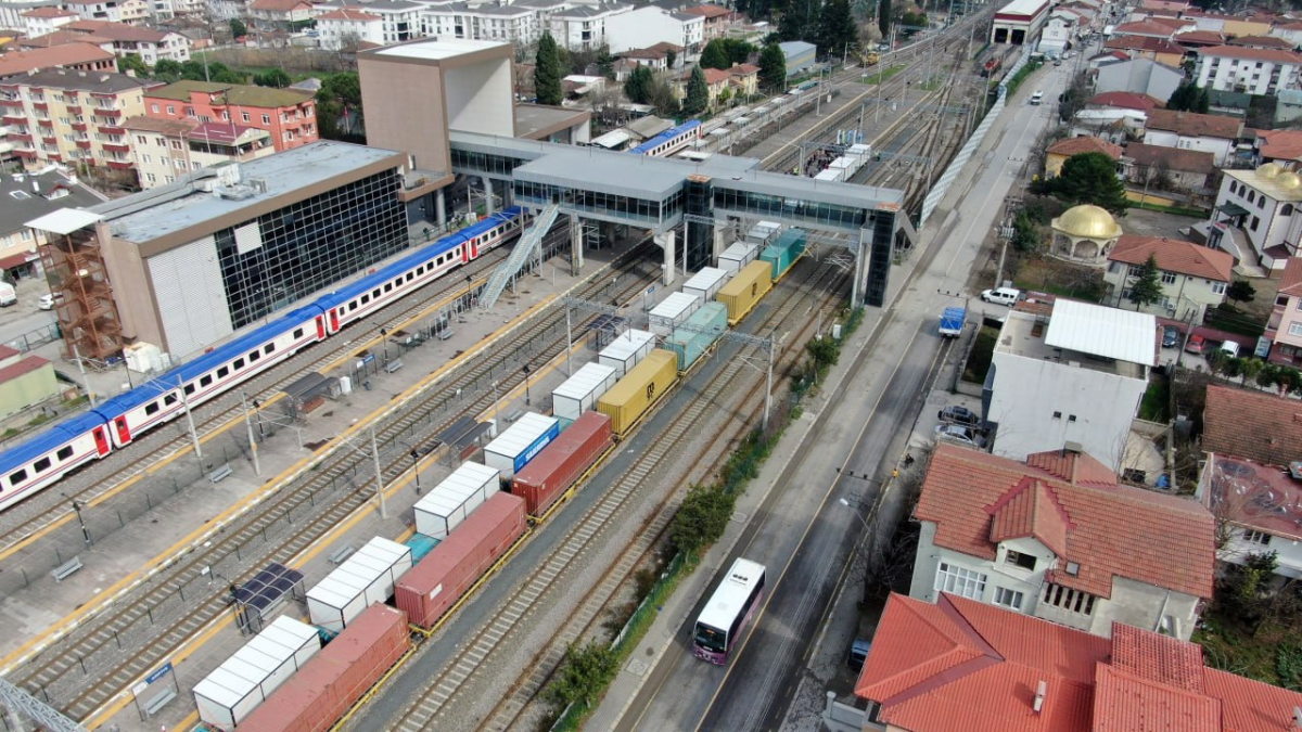 Sakarya'dan ilk konteynerler İskenderun’a yola çıktı