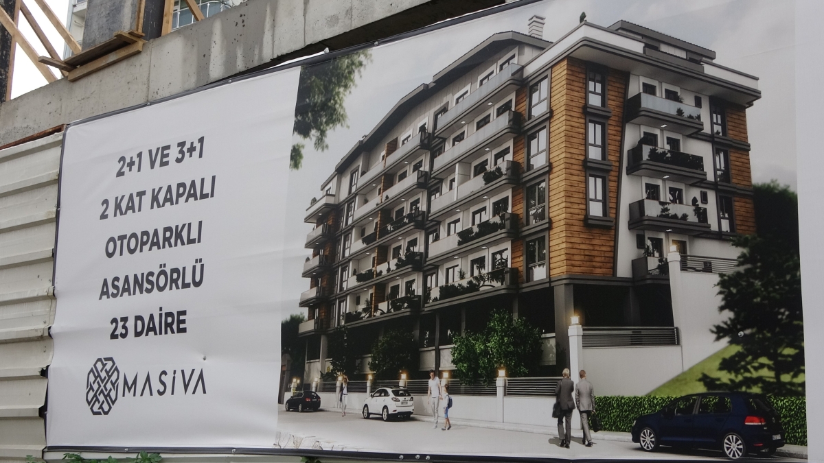 Binanın kirişlerini toprakla doldurdular