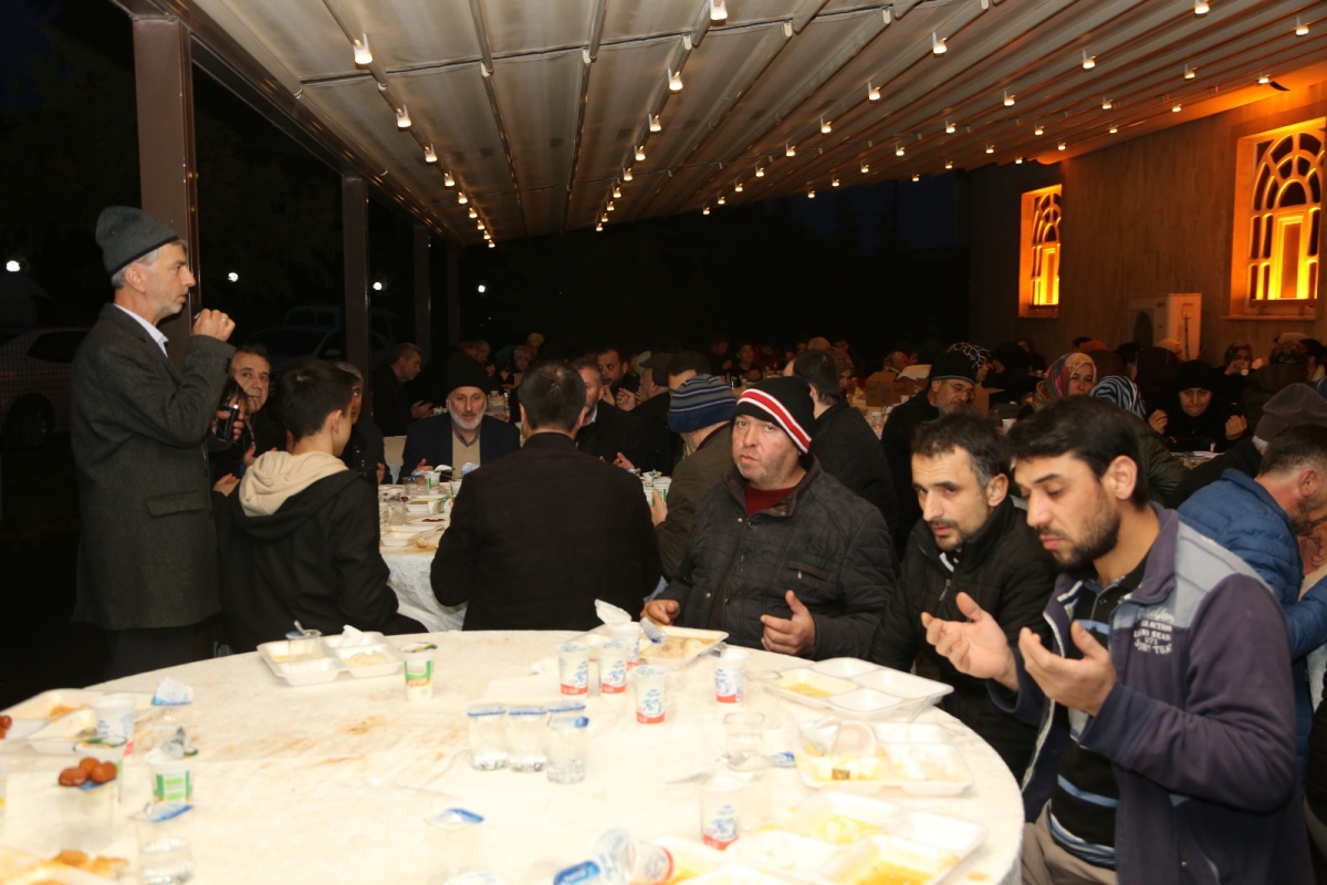 Sapak Camii'nde İftar