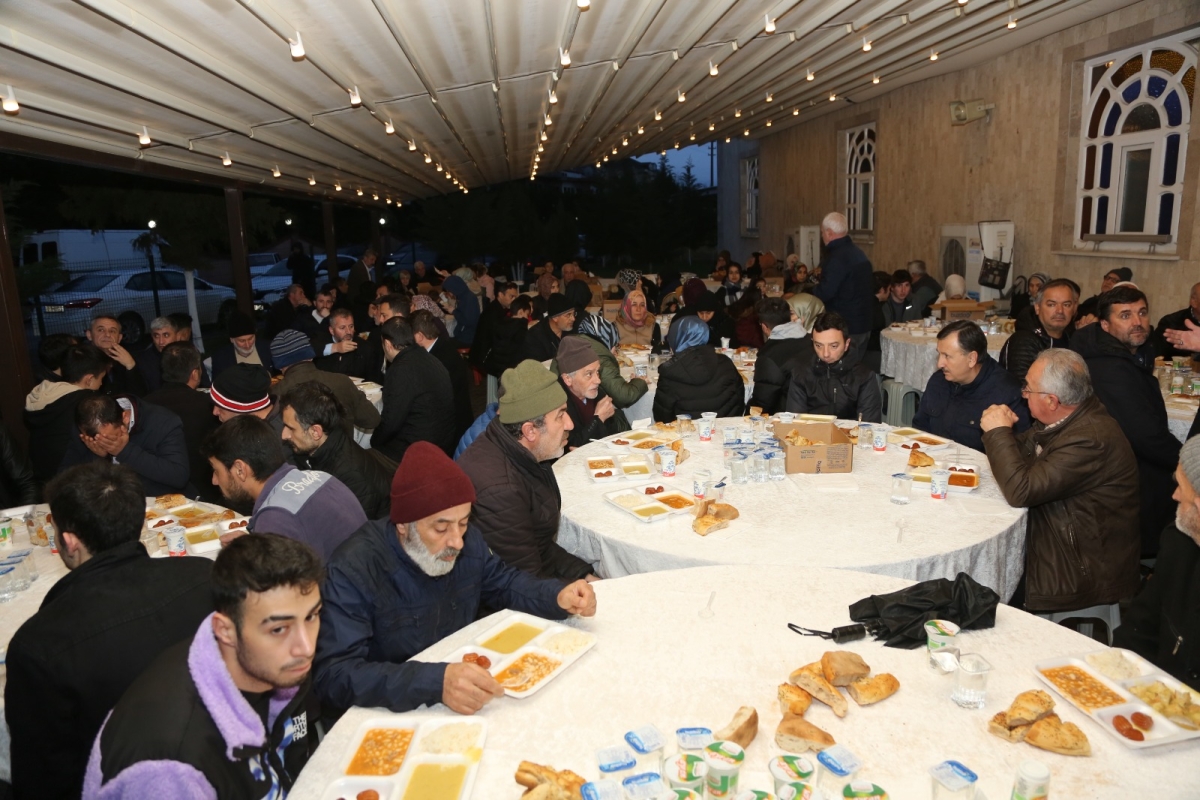 Sapak Camii'nde İftar