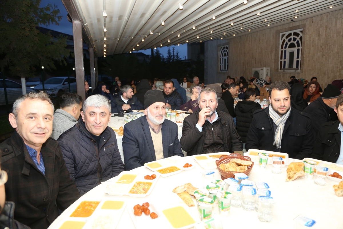 Sapak Camii'nde İftar