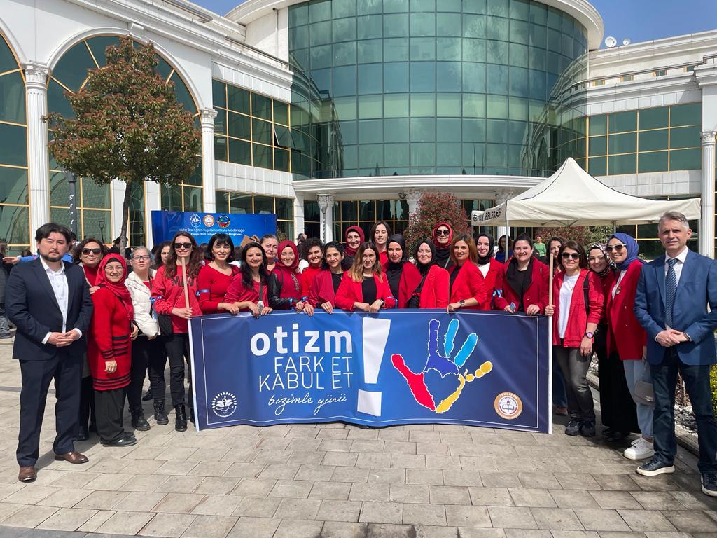 Sakarya'da otizm farkındalık yürüyüşü gerçekleştirildi