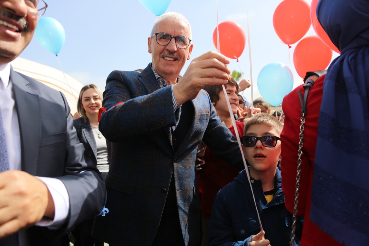 Sakarya'da otizm farkındalık yürüyüşü gerçekleştirildi
