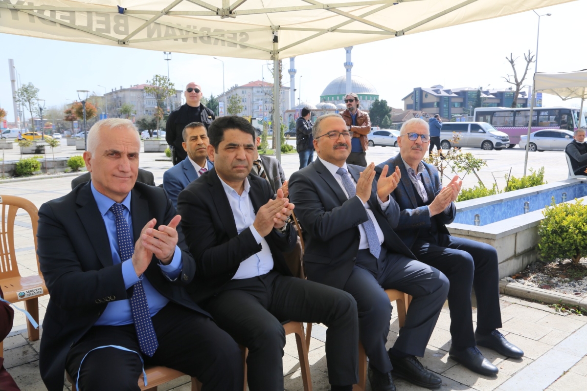 Sakarya'da otizm farkındalık yürüyüşü gerçekleştirildi