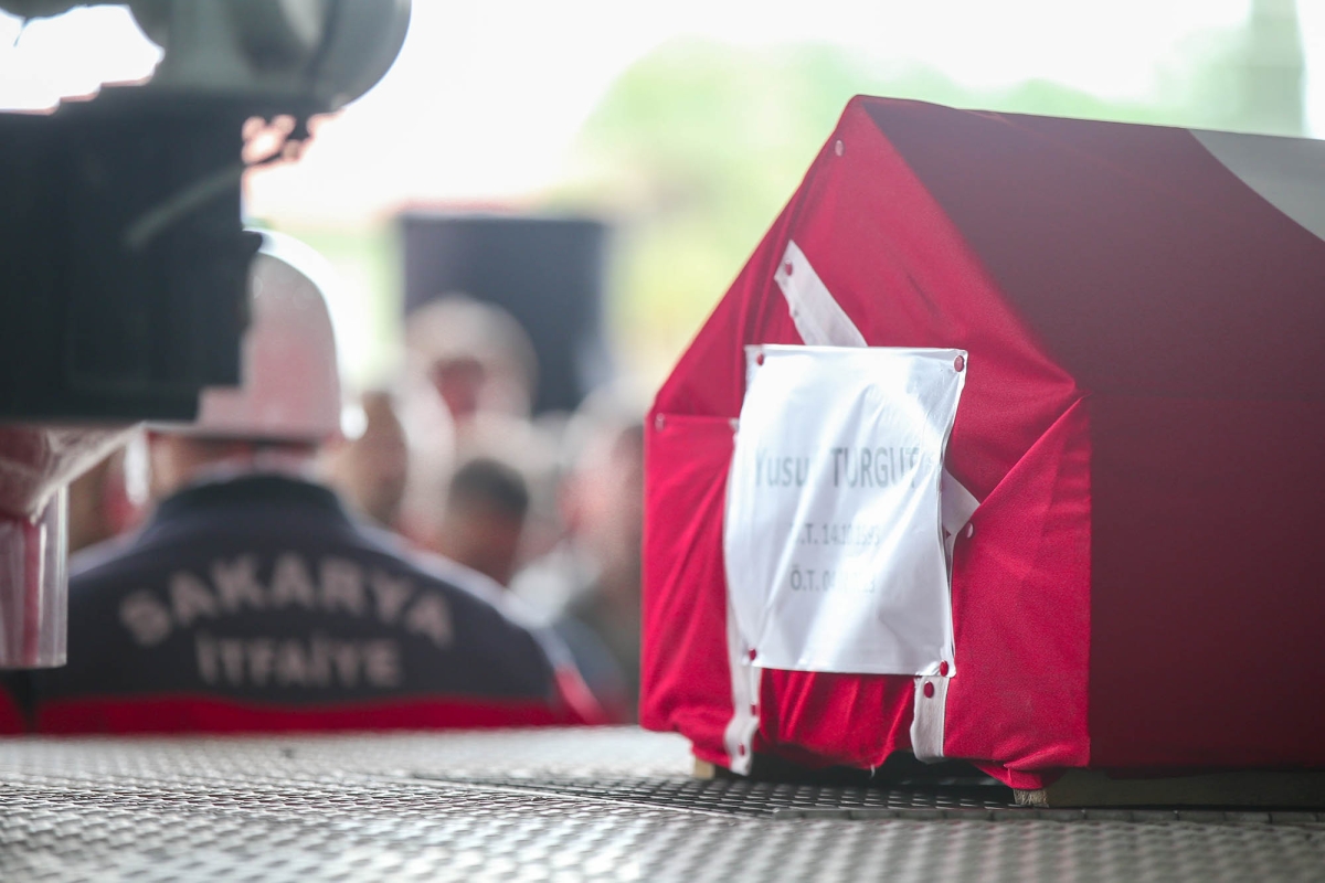 Büyükşehir'in şehit itfaiye eri dualarla uğurlandı