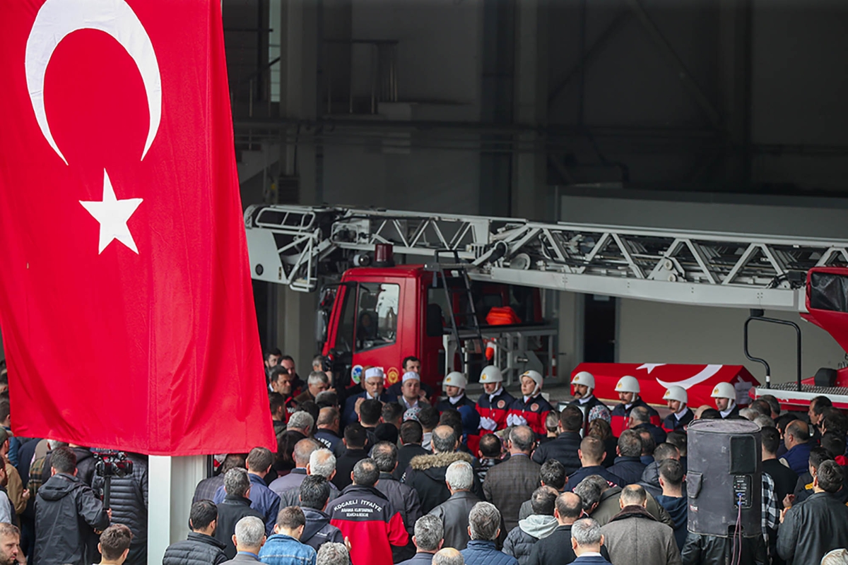 Büyükşehir'in şehit itfaiye eri dualarla uğurlandı