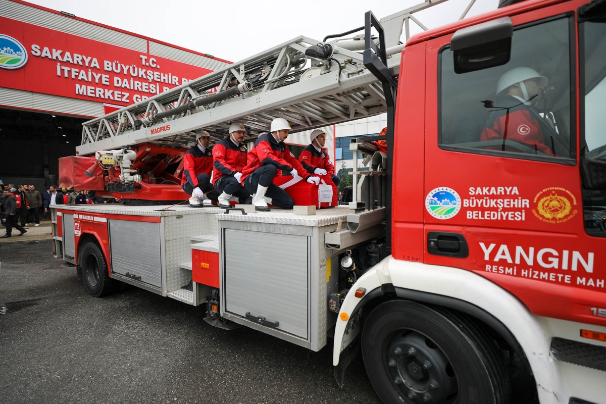 Büyükşehir'in şehit itfaiye eri dualarla uğurlandı