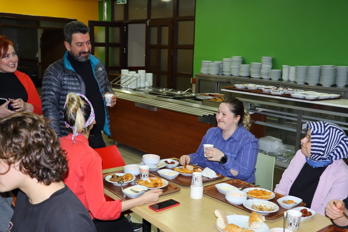 Savaşçı ve millî eğitim yöneticileri iftarda bir araya geldi