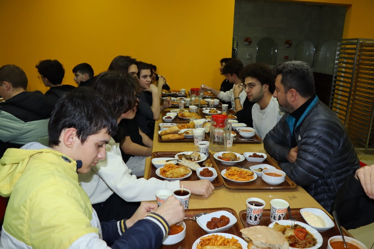 Savaşçı ve millî eğitim yöneticileri iftarda bir araya geldi