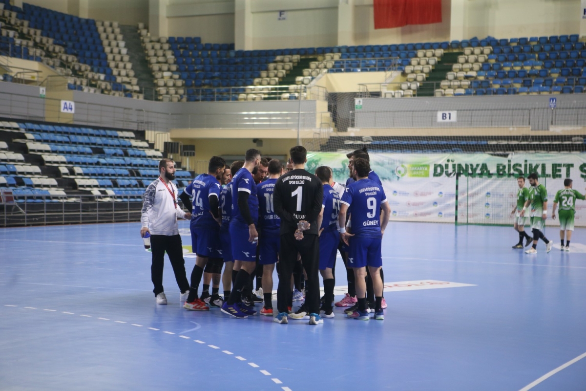 Sakarya Büyükşehir Hentbol Galip Geldi