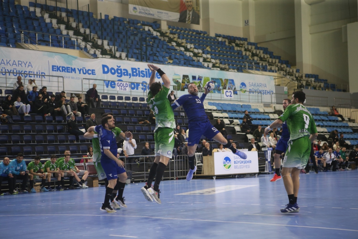 Sakarya Büyükşehir Hentbol Galip Geldi