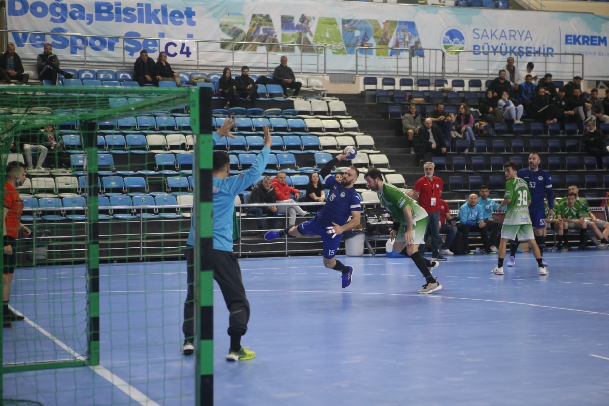Sakarya Büyükşehir Hentbol Galip Geldi