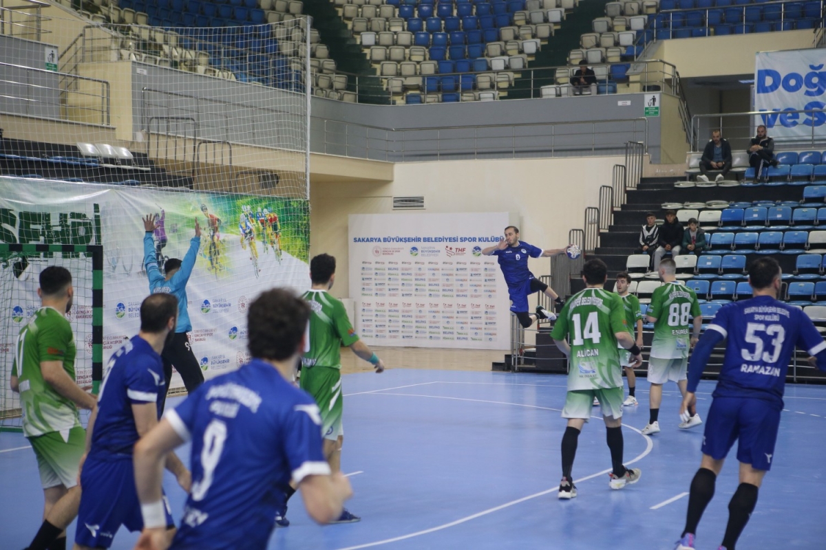 Sakarya Büyükşehir Hentbol Galip Geldi