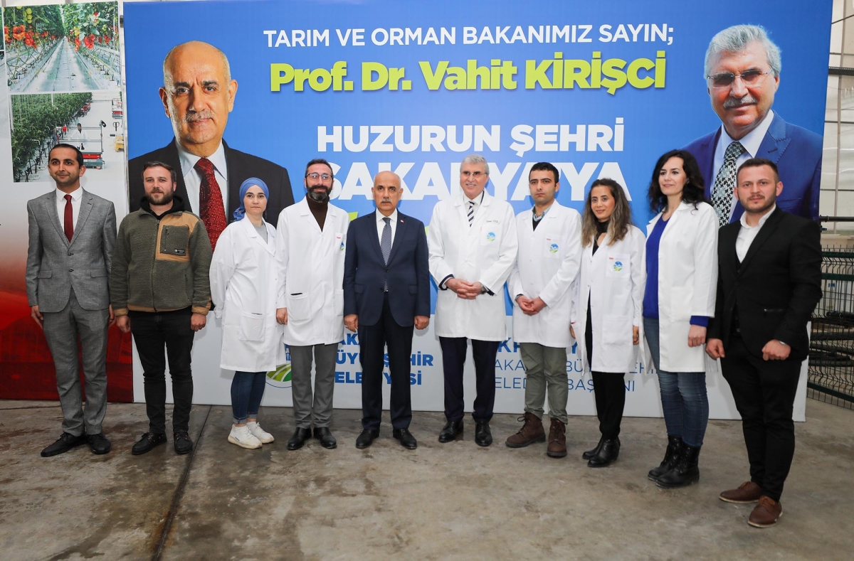 Depremzedeler için iftar