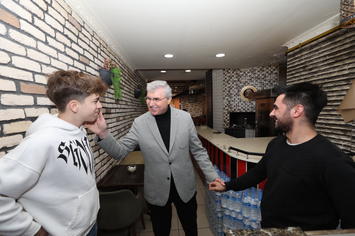 Başkan Ekrem Yüce Çark Caddesinde