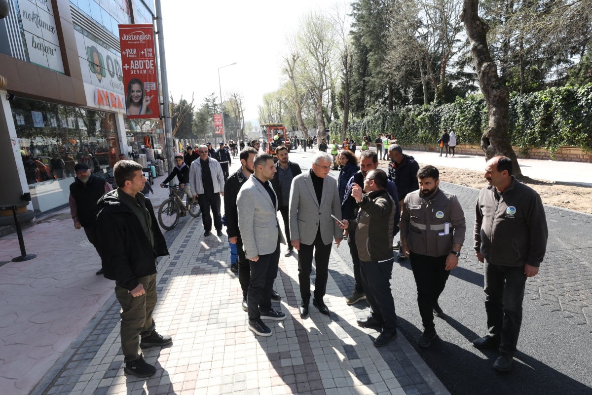 Başkan Ekrem Yüce Çark Caddesinde