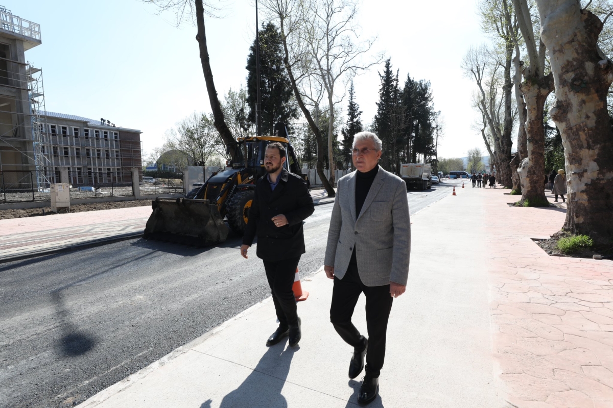 Başkan Ekrem Yüce Çark Caddesinde
